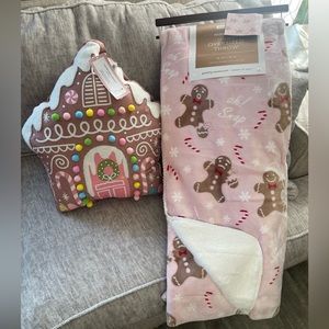 NWT! PINK GINGERBREAD PILLOW AND BLANKET SET! RARE! CUPCAKES AND CASHMERE.